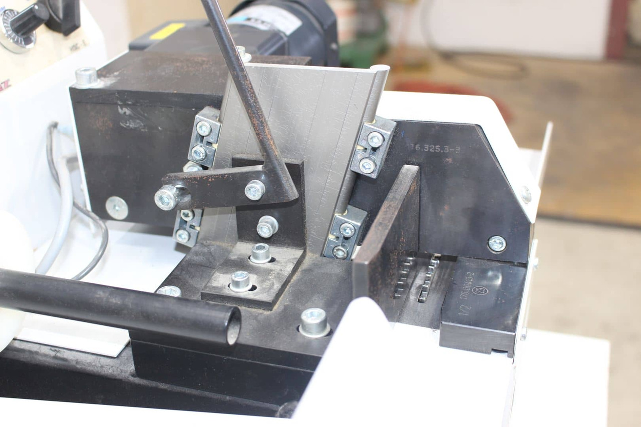 RENZ HSC-E - Papierschneidemaschine: das Bild 4 RENZ HSC-E - Papierschneidemaschine: das Bild 4