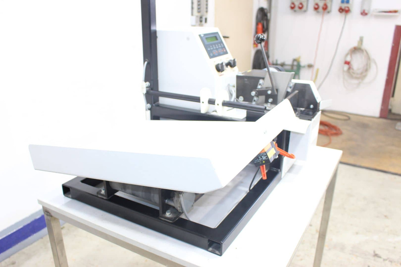 RENZ HSC-E - Papierschneidemaschine: das Bild 3 RENZ HSC-E - Papierschneidemaschine: das Bild 3