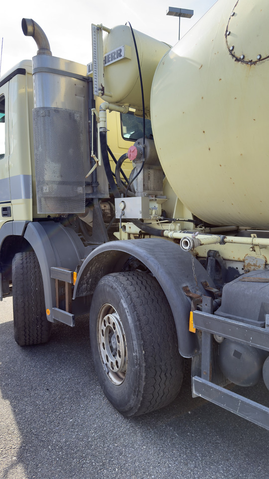 Betonmischer MERCEDES-BENZ Actros 4448 MP2: das Bild 9