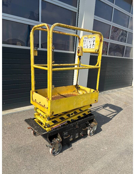 Boss 4,55m Arbeitsbühne Personenlift, BJ 2009 - Scherenbühne: das Bild 5 Boss 4,55m Arbeitsbühne Personenlift, BJ 2009 - Scherenbühne: das Bild 5