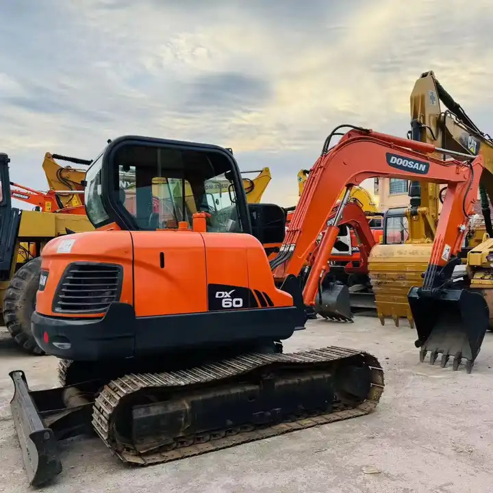 6t Small Excavator,Mini Excavating Machine Korea Doosan Used Excavators Doosan Dx60 For Sale In Shanghai - Kettenbagger: das Bild 1 6t Small Excavator,Mini Excavating Machine Korea Doosan Used Excavators Doosan Dx60 For Sale In Shanghai - Kettenbagger: das Bild 1