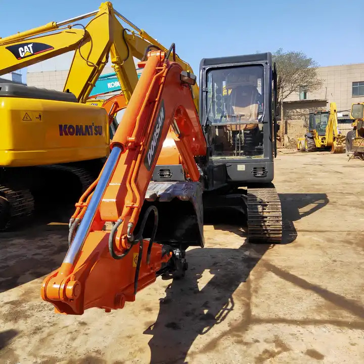 Awesome Performance Korea Imported Small Scale Used Doosan Dh60 Excavator in Shanghai - Kettenbagger: das Bild 3 Awesome Performance Korea Imported Small Scale Used Doosan Dh60 Excavator in Shanghai - Kettenbagger: das Bild 3