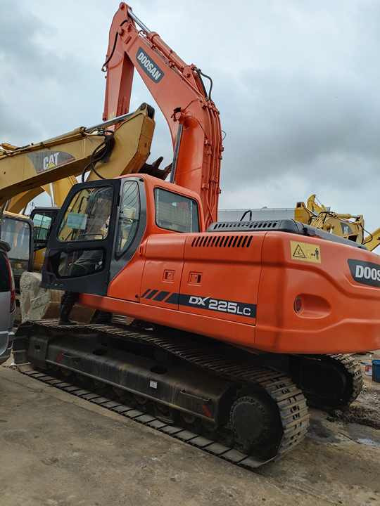 Awesome Performance Korea Imported Small Scale Used Doosan Dx60 dx225 dh55 dh60 DH150 Excavator in Shanghai good price - Kettenbagger: das Bild 2 Awesome Performance Korea Imported Small Scale Used Doosan Dx60 dx225 dh55 dh60 DH150 Excavator in Shanghai good price - Kettenbagger: das Bild 2