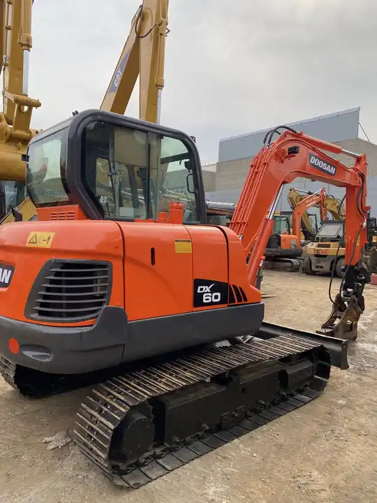 Best Price For 6t Mini Excavator,Small Excavating Machine Korea Doosan Used Excavators Doosan Dx60 For Sale In Shanghai - Kettenbagger: das Bild 3 Best Price For 6t Mini Excavator,Small Excavating Machine Korea Doosan Used Excavators Doosan Dx60 For Sale In Shanghai - Kettenbagger: das Bild 3