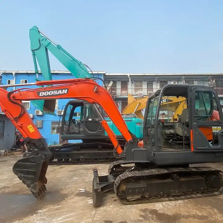 High Quality Secondhand Small Excavator Doosan Dx60 Dx75 Korea Origin Mini Excavator Machine Good Price For Guyana - Kettenbagger: das Bild 1 High Quality Secondhand Small Excavator Doosan Dx60 Dx75 Korea Origin Mini Excavator Machine Good Price For Guyana - Kettenbagger: das Bild 1
