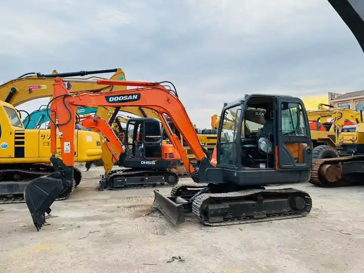 Nice Performance 6t Small Used Excavator,Original Korea Doosan Used Excavators Doosan Dx60 For Sale In Shanghai - Kettenbagger: das Bild 4 Nice Performance 6t Small Used Excavator,Original Korea Doosan Used Excavators Doosan Dx60 For Sale In Shanghai - Kettenbagger: das Bild 4
