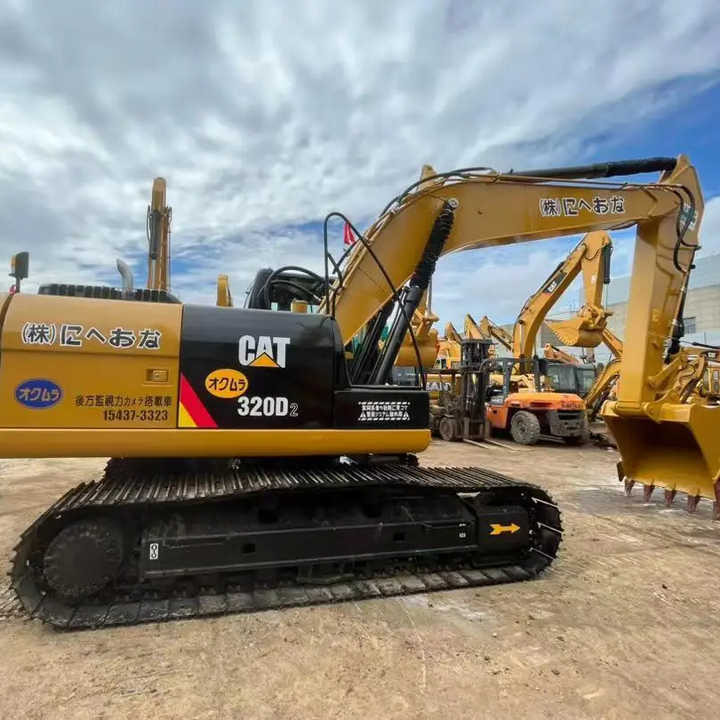 Used CAT 320 320B 320C Caterpillar Excavator with bucket Second hand - Bagger: das Bild 1 Used CAT 320 320B 320C Caterpillar Excavator with bucket Second hand - Bagger: das Bild 1