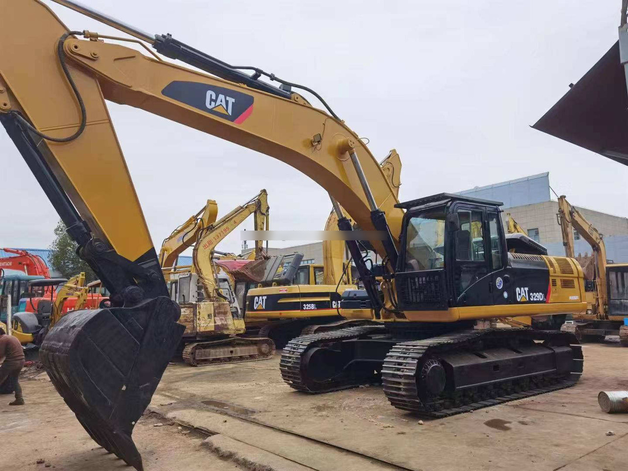 Used Caterpillar excavator CAT 329DL in good condition for sale - Kettenbagger: das Bild 2 Used Caterpillar excavator CAT 329DL in good condition for sale - Kettenbagger: das Bild 2