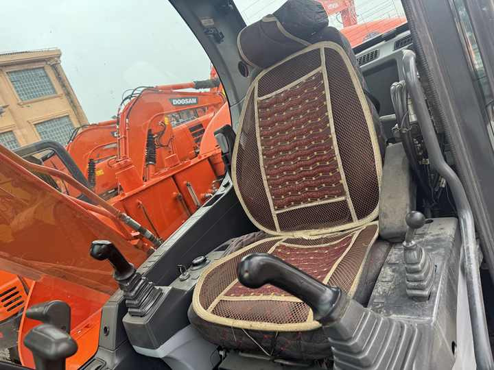 Used Excavator Doosan DX75-9C Second-hand Excavator Digger DX75-9C Compact Shovel Crawler Doosan 75 Excavator Doosan Dx75-9C - Kettenbagger: das Bild 5 Used Excavator Doosan DX75-9C Second-hand Excavator Digger DX75-9C Compact Shovel Crawler Doosan 75 Excavator Doosan Dx75-9C - Kettenbagger: das Bild 5