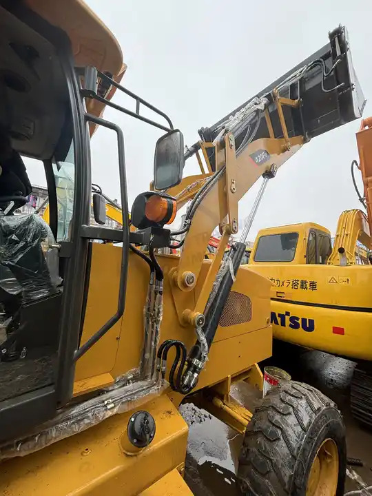 Used caterpillar backhoe loader CAT 420F2 in good condition for sale - Baggerlader: das Bild 4 Used caterpillar backhoe loader CAT 420F2 in good condition for sale - Baggerlader: das Bild 4