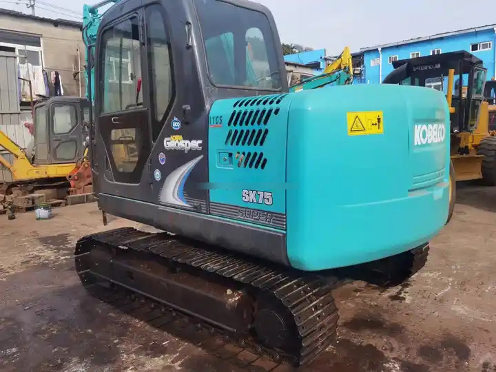 Used excavator kobelco sk75-8, second hand 7tons good Quality Kobelco sk75 excavator Sk75-8 Japan SK75-8 crawler excavat - Minibagger: das Bild 3 Used excavator kobelco sk75-8, second hand 7tons good Quality Kobelco sk75 excavator Sk75-8 Japan SK75-8 crawler excavat - Minibagger: das Bild 3