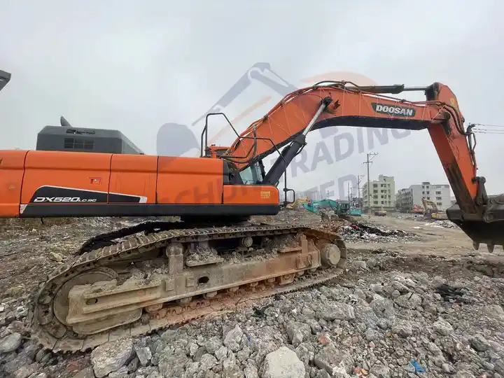 Low price Used Doosan excavator DX520LC-9C in good condition for sale - Kettenbagger: das Bild 3 Low price Used Doosan excavator DX520LC-9C in good condition for sale - Kettenbagger: das Bild 3
