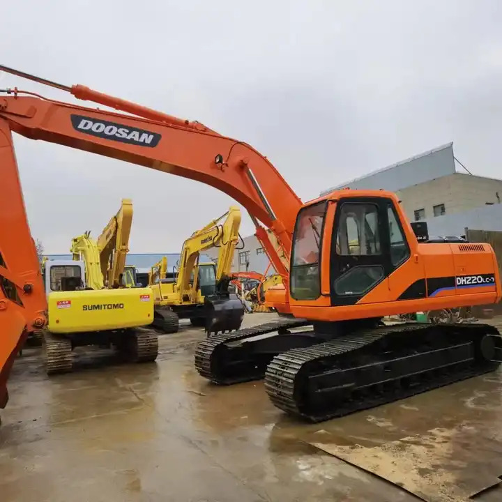 Used 20Ton Korea Excavator Machinery Equipment, Doosan Excavator DH220LC-7 Medium-size Digger - Kettenbagger: das Bild 1 Used 20Ton Korea Excavator Machinery Equipment, Doosan Excavator DH220LC-7 Medium-size Digger - Kettenbagger: das Bild 1