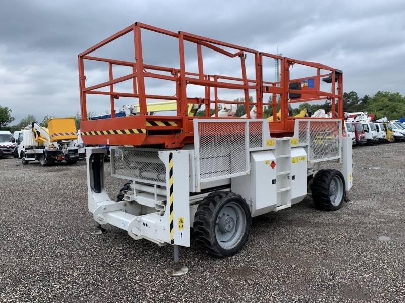 Genie GS3390 - 12,06 m - 4x4 - diesel - Scherenbühne: das Bild 2 Genie GS3390 - 12,06 m - 4x4 - diesel - Scherenbühne: das Bild 2