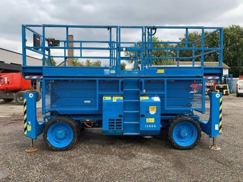 Genie GS4390 - 15,11m, diesel, 4x4 - Scherenbühne: das Bild 4 Genie GS4390 - 15,11m, diesel, 4x4 - Scherenbühne: das Bild 4