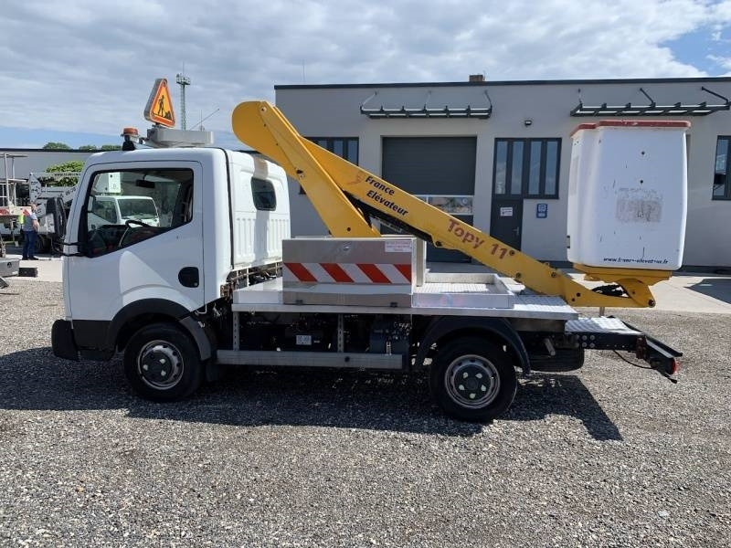 Nissan Cabstar France Elevateur Topy 11 - 11 m - LKW mit Arbeitsbühne: das Bild 5 Nissan Cabstar France Elevateur Topy 11 - 11 m - LKW mit Arbeitsbühne: das Bild 5