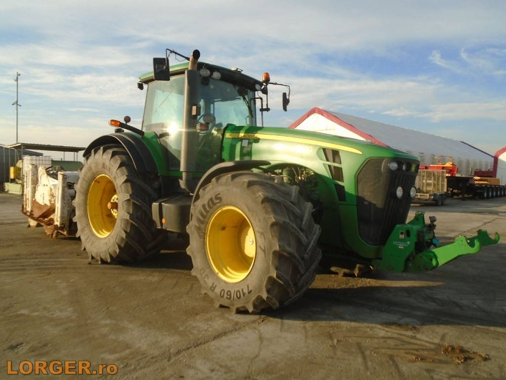 John Deere 8530 cu stabilizator de sol Wirtgen WS 250. - Traktor: das Bild 1 John Deere 8530 cu stabilizator de sol Wirtgen WS 250. - Traktor: das Bild 1