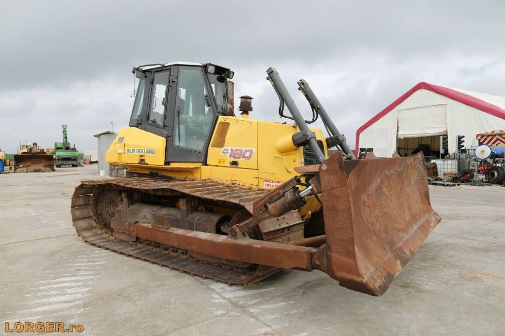 New Holland D 180 - Bulldozer: das Bild 1 New Holland D 180 - Bulldozer: das Bild 1