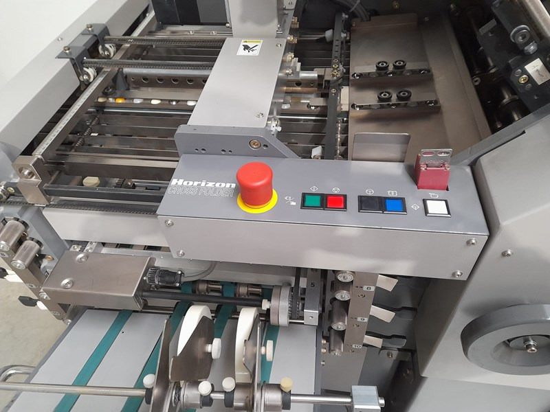 Horizon AFC-544 AKT | folder | 4 + knife + 2 | 2001 | 25 mio - Falzmaschine: das Bild 5 Horizon AFC-544 AKT | folder | 4 + knife + 2 | 2001 | 25 mio - Falzmaschine: das Bild 5