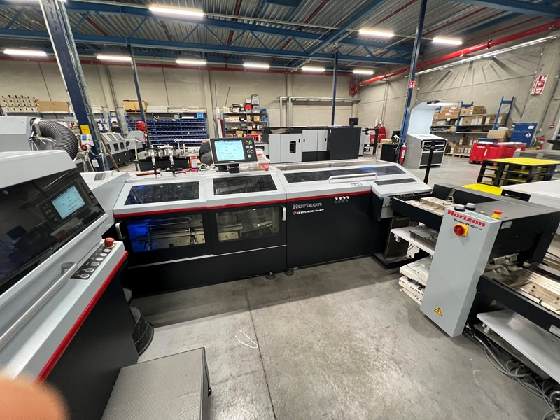 Horizon iCE StitchLiner Mark IV | 2024 - Druckmaschine: das Bild 2 Horizon iCE StitchLiner Mark IV | 2024 - Druckmaschine: das Bild 2