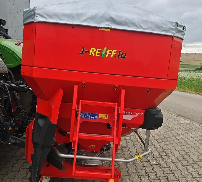 J.Reiff Sarl
Herr Stefan Neukirch - 77 Z.I in den - Düngerstreuer: das Bild 3 J.Reiff Sarl
Herr Stefan Neukirch - 77 Z.I in den - Düngerstreuer: das Bild 3