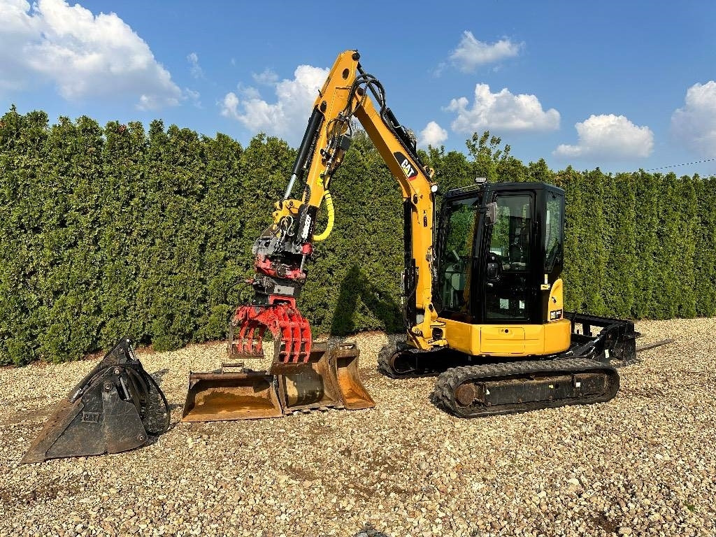 CAT 304.5 E2 XTC - Minibagger: das Bild 2 CAT 304.5 E2 XTC - Minibagger: das Bild 2