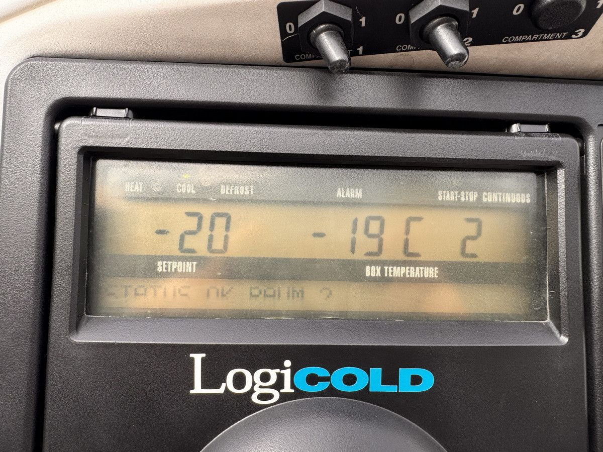 Schmitz Cargobull SKO 24/ BI TEMP CARRIER VEC 1950 MT /DS/LBW !!!! - Koffer Auflieger: das Bild 5 Schmitz Cargobull SKO 24/ BI TEMP CARRIER VEC 1950 MT /DS/LBW !!!! - Koffer Auflieger: das Bild 5