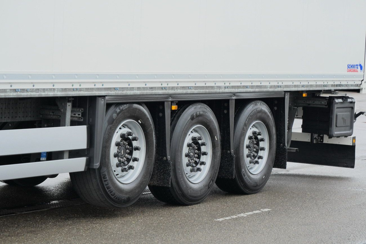 Koffer Auflieger Schmitz Cargobull SKO/SBO  24 ZURRLEISTE / ZURRINGE / LIFTACHSE: das Bild 9