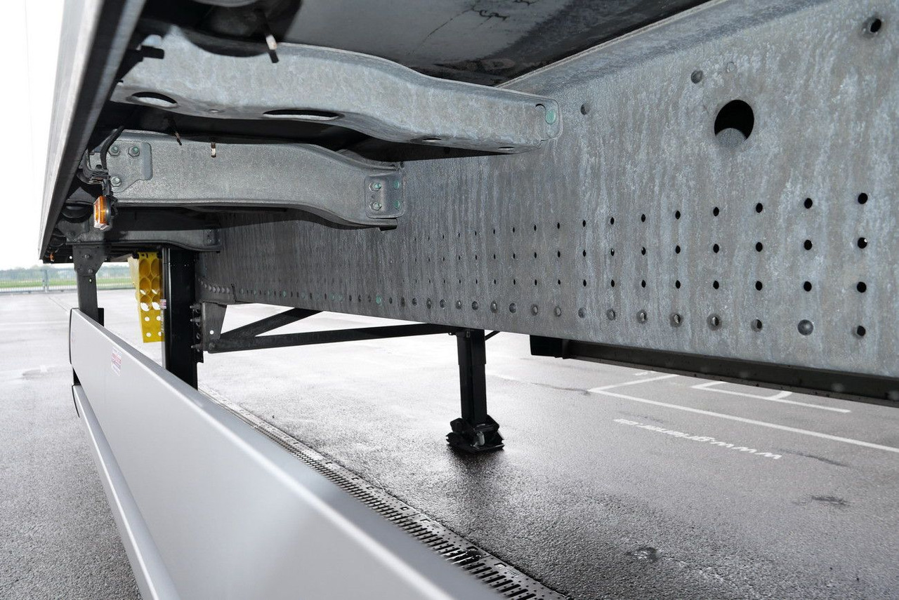 Koffer Auflieger Schmitz Cargobull SKO/SBO  24 ZURRLEISTE / ZURRINGE / LIFTACHSE: das Bild 19