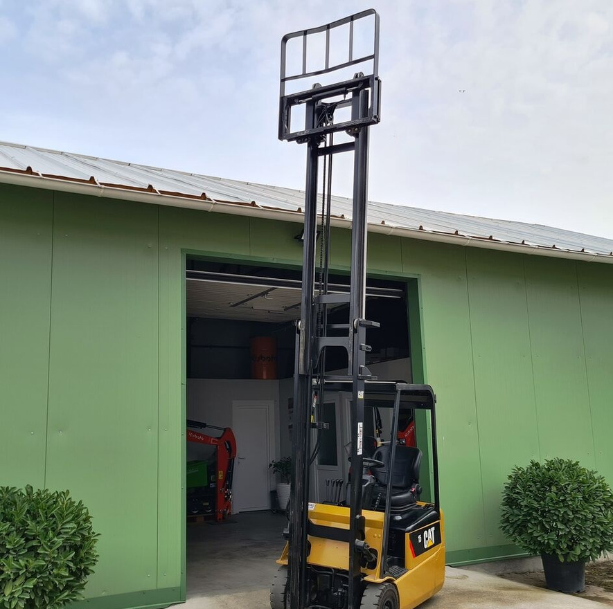 Caterpillar 15 - Gabelstapler: das Bild 2 Caterpillar 15 - Gabelstapler: das Bild 2