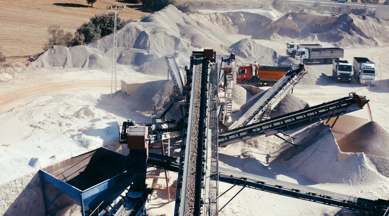 Crushing and Screening Plant | Ready in Stock - Brecher: das Bild 4 Crushing and Screening Plant | Ready in Stock - Brecher: das Bild 4