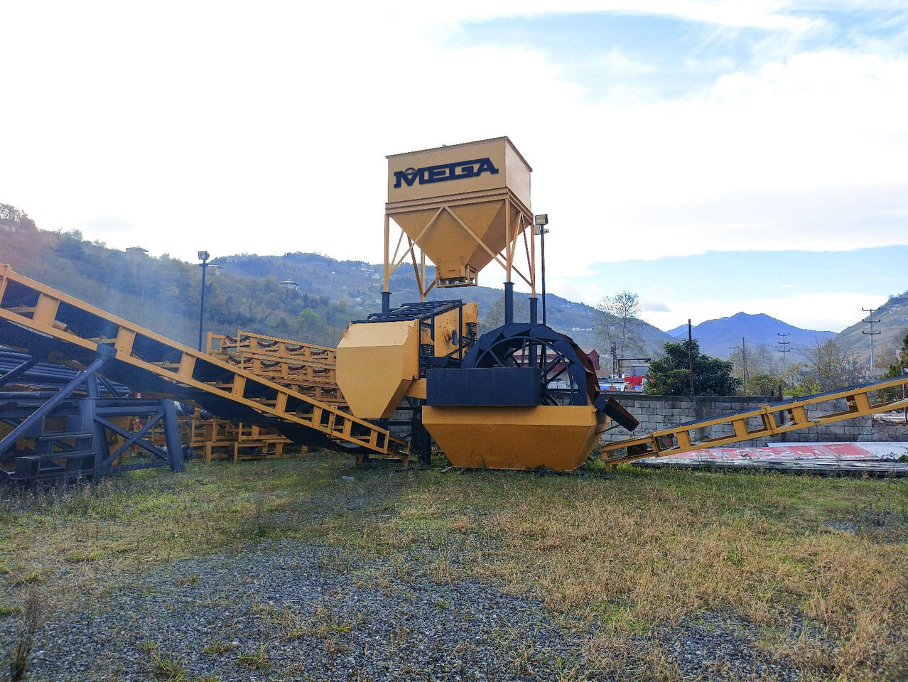 MEGA Crushing and Screening Plant | Ready in Stock - Brecher: das Bild 5 MEGA Crushing and Screening Plant | Ready in Stock - Brecher: das Bild 5