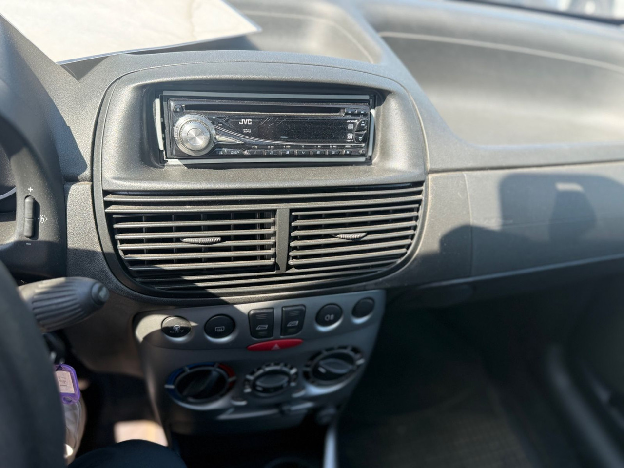 Limousine Fiat Punto Aktueller HU: das Bild 10