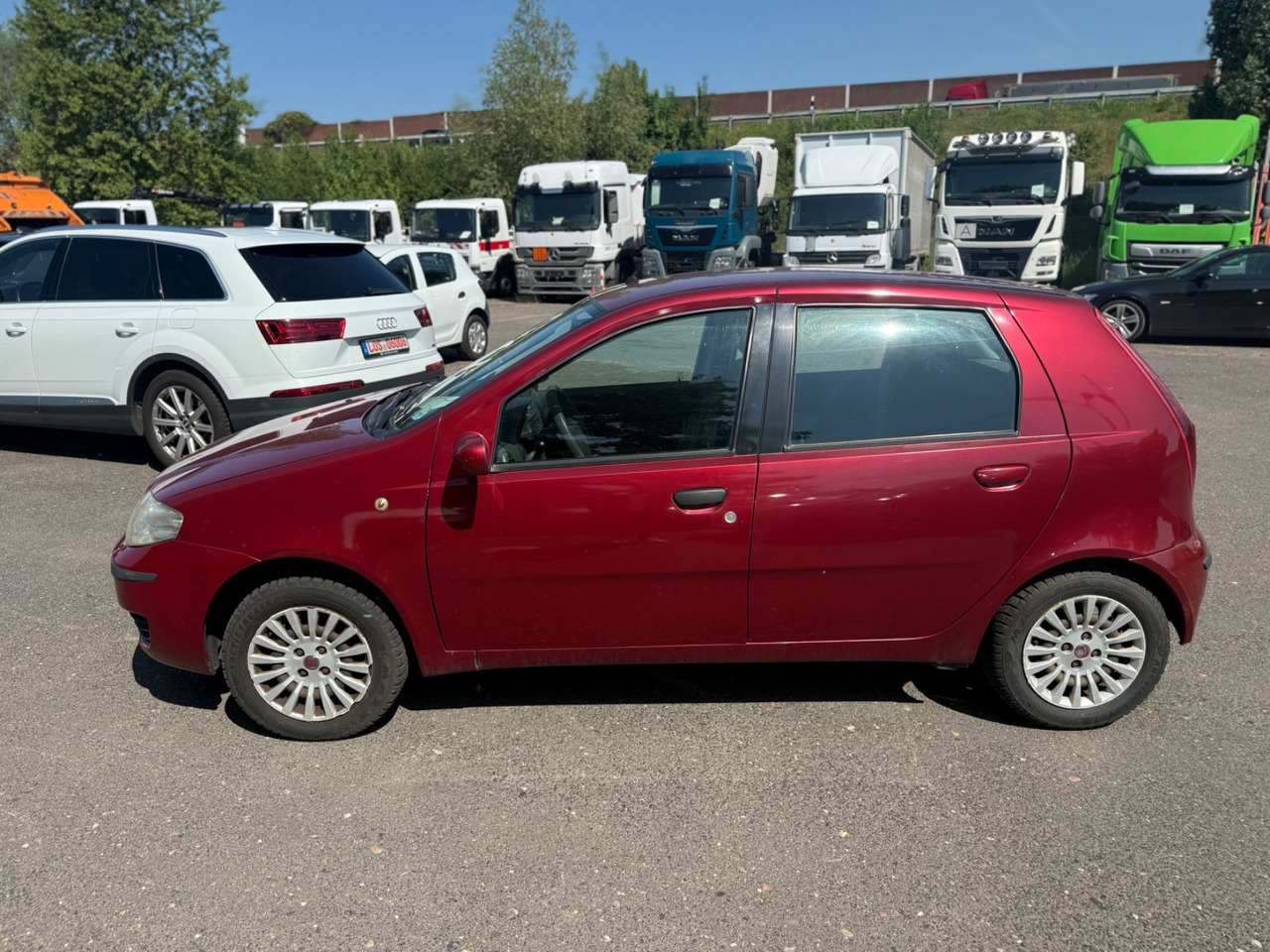 Limousine Fiat Punto Aktueller HU: das Bild 7