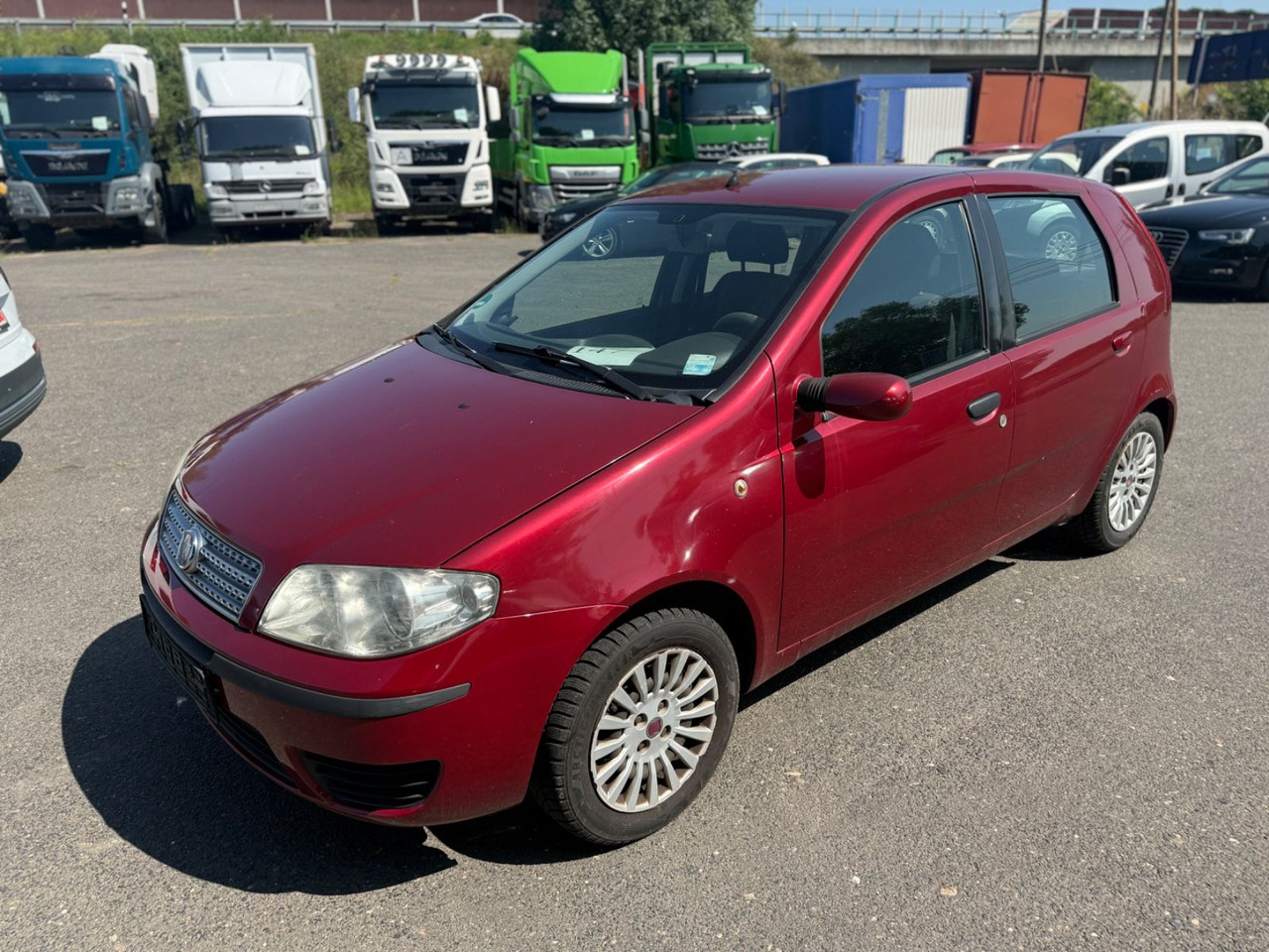 Limousine Fiat Punto Aktueller HU: das Bild 8