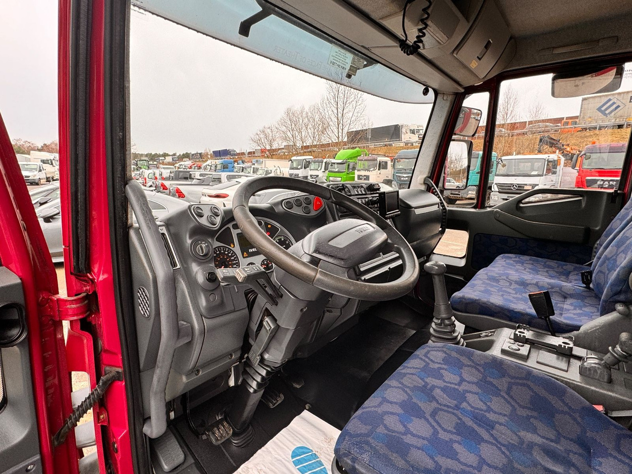 Koffer LKW Iveco ML 80 E 21: das Bild 11