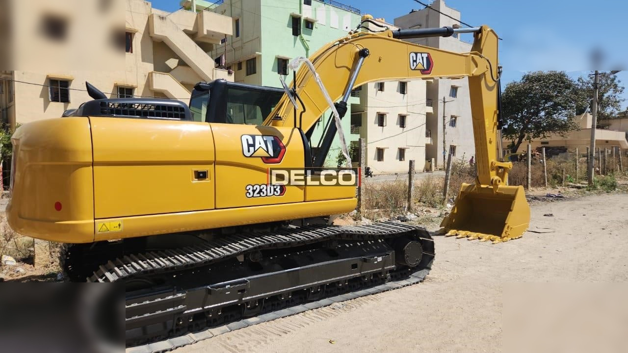 CATERPILLAR 323D3 - Kettenbagger: das Bild 2 CATERPILLAR 323D3 - Kettenbagger: das Bild 2