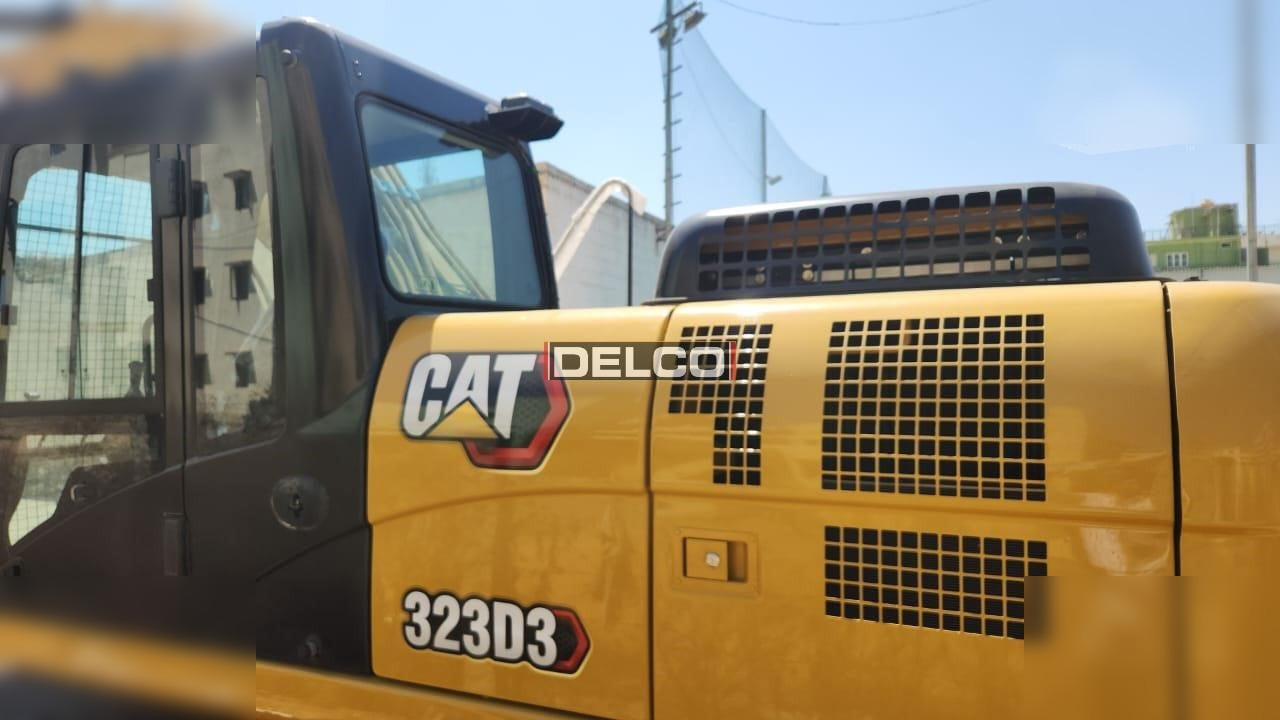 CATERPILLAR 323D3 - Kettenbagger: das Bild 5 CATERPILLAR 323D3 - Kettenbagger: das Bild 5