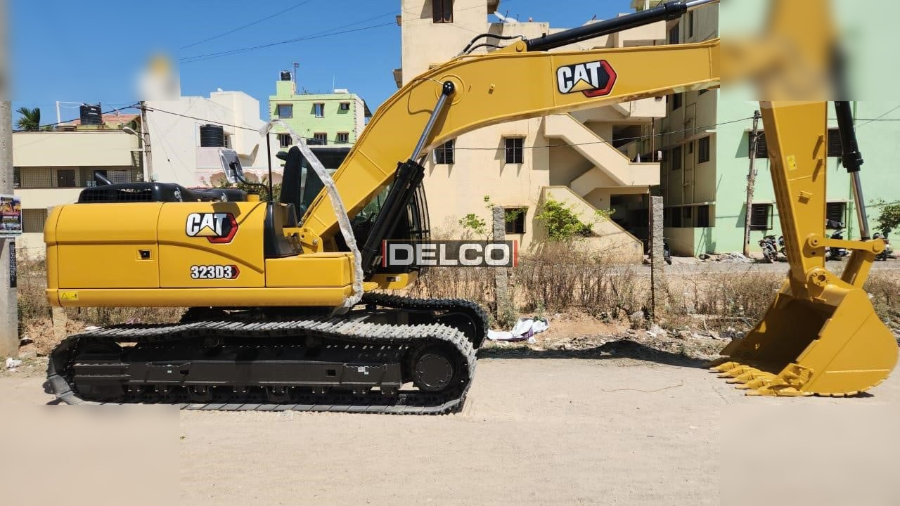 CATERPILLAR 323D3 - Kettenbagger: das Bild 4 CATERPILLAR 323D3 - Kettenbagger: das Bild 4