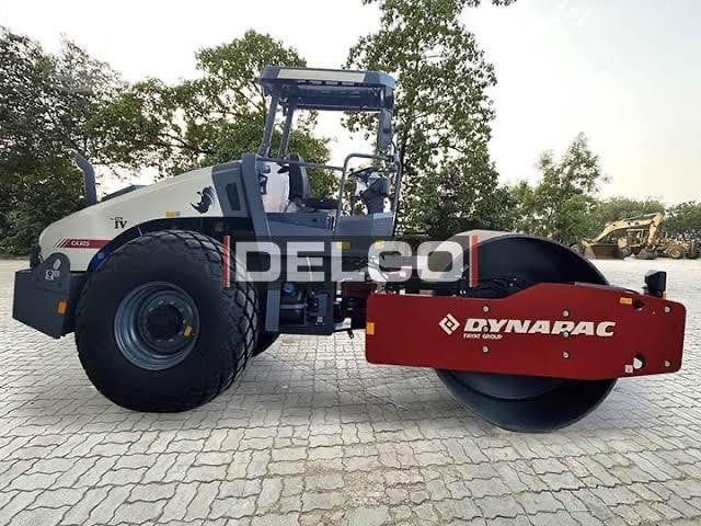 DYNAPAC CA305D - Walzen: das Bild 1 DYNAPAC CA305D - Walzen: das Bild 1