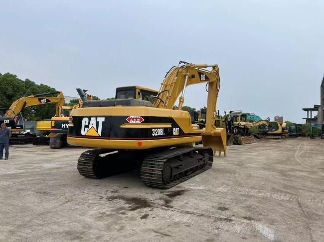 CAT 320BL - Kettenbagger: das Bild 3 CAT 320BL - Kettenbagger: das Bild 3