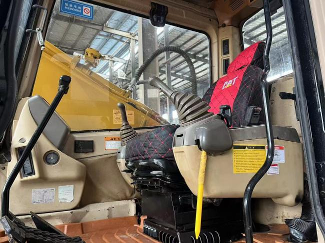 CAT 320BL - Kettenbagger: das Bild 4 CAT 320BL - Kettenbagger: das Bild 4