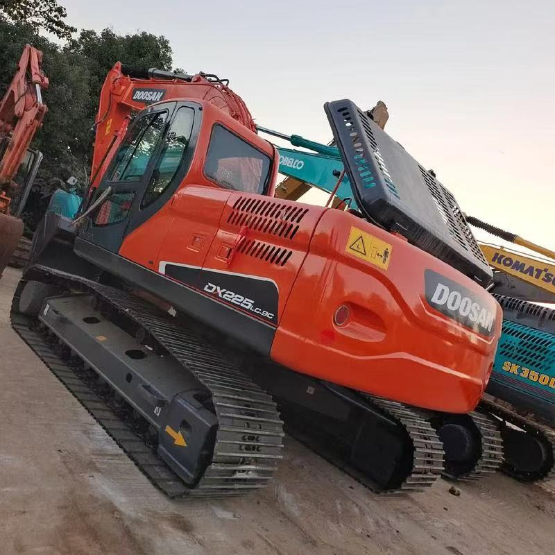 Doosan DX225 - Kettenbagger: das Bild 5 Doosan DX225 - Kettenbagger: das Bild 5