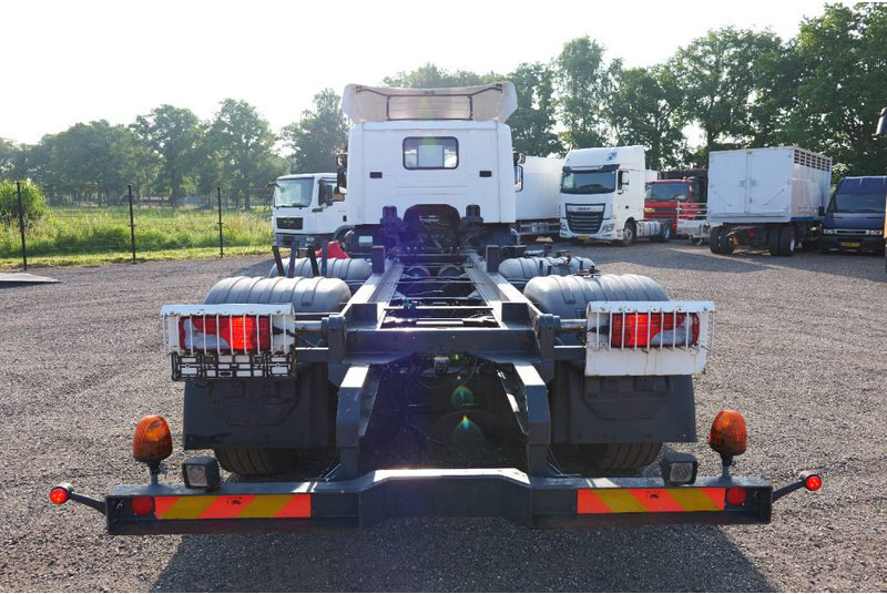 Scania P 230 Euro 5 6x2*4 TOP!! Retarder right hand steer - Fahrgestell LKW: das Bild 4 Scania P 230 Euro 5 6x2*4 TOP!! Retarder right hand steer - Fahrgestell LKW: das Bild 4