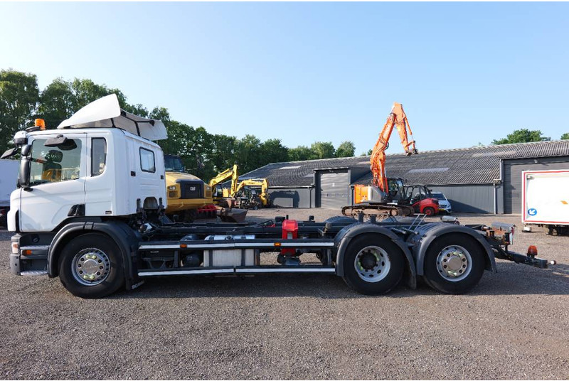 Fahrgestell LKW Scania P 230 Euro 5 6x2*4 TOP!! Retarder right hand steer: das Bild 17