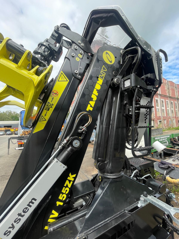 TAJFUN L155ZK 11 L155ZK 11 Forestry crane / L155ZK 11 Forstkran / L155ZK 11 grue forestière / L155ZK 11 grúa forestal - Ladekran für Forstmaschine: das Bild 3 TAJFUN L155ZK 11 L155ZK 11 Forestry crane / L155ZK 11 Forstkran / L155ZK 11 grue forestière / L155ZK 11 grúa forestal - Ladekran für Forstmaschine: das Bild 3