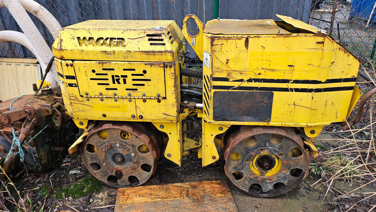 Walec WACKER RT820 silnik kręci ale nie odpala - Kleine Walze: das Bild 1 Walec WACKER RT820 silnik kręci ale nie odpala - Kleine Walze: das Bild 1