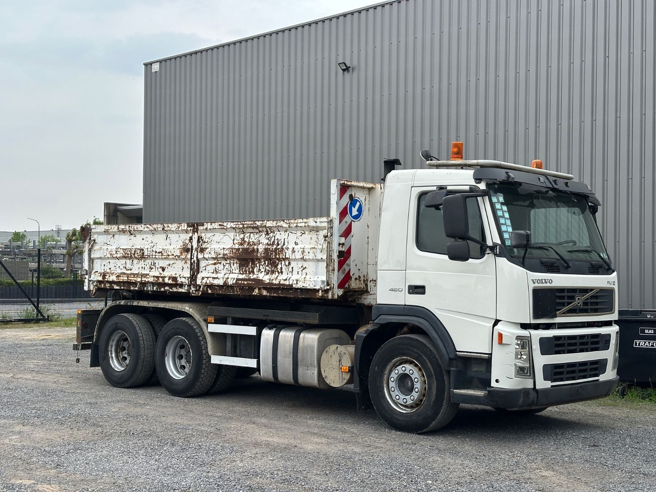 Volvo FM 420 - Abrollkipper: das Bild 1 Volvo FM 420 - Abrollkipper: das Bild 1