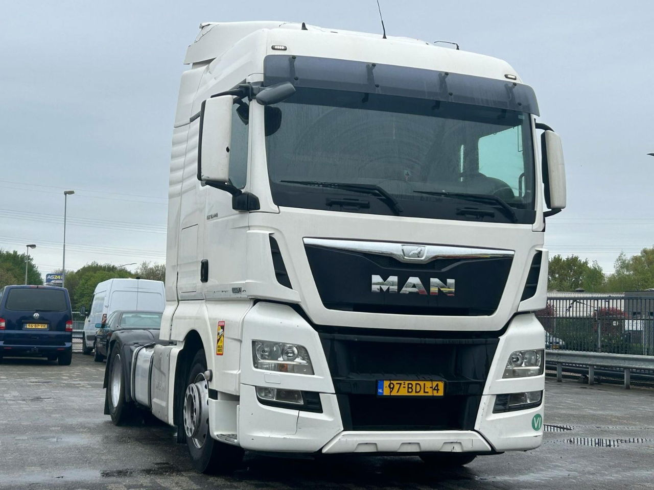 MAN TGX bj. 2013 / Euro 6 / 984.KM - Sattelzugmaschine: das Bild 1 MAN TGX bj. 2013 / Euro 6 / 984.KM - Sattelzugmaschine: das Bild 1