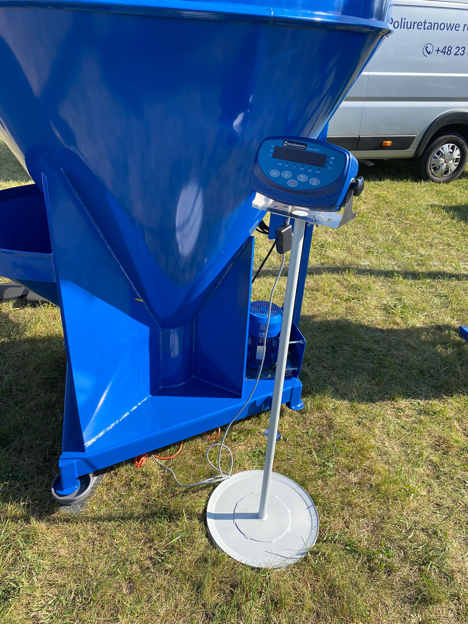 Fütterungstechnik, Zustand - NEU Dozamech Getreidemischanlage / Feed mixer / Melangeuse de fourrage / Miscelatore di mangime / Кормосмеситель / Mieszalnik H-033/2 1000 kg: das Bild 6